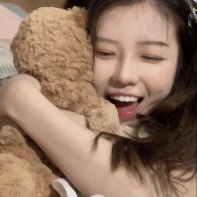 红唇相吻